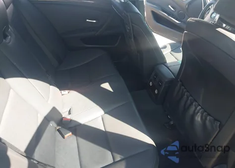 2010 BMW 528 I z USA, uszkodzony, nr VIN WBANU5C51AC124516